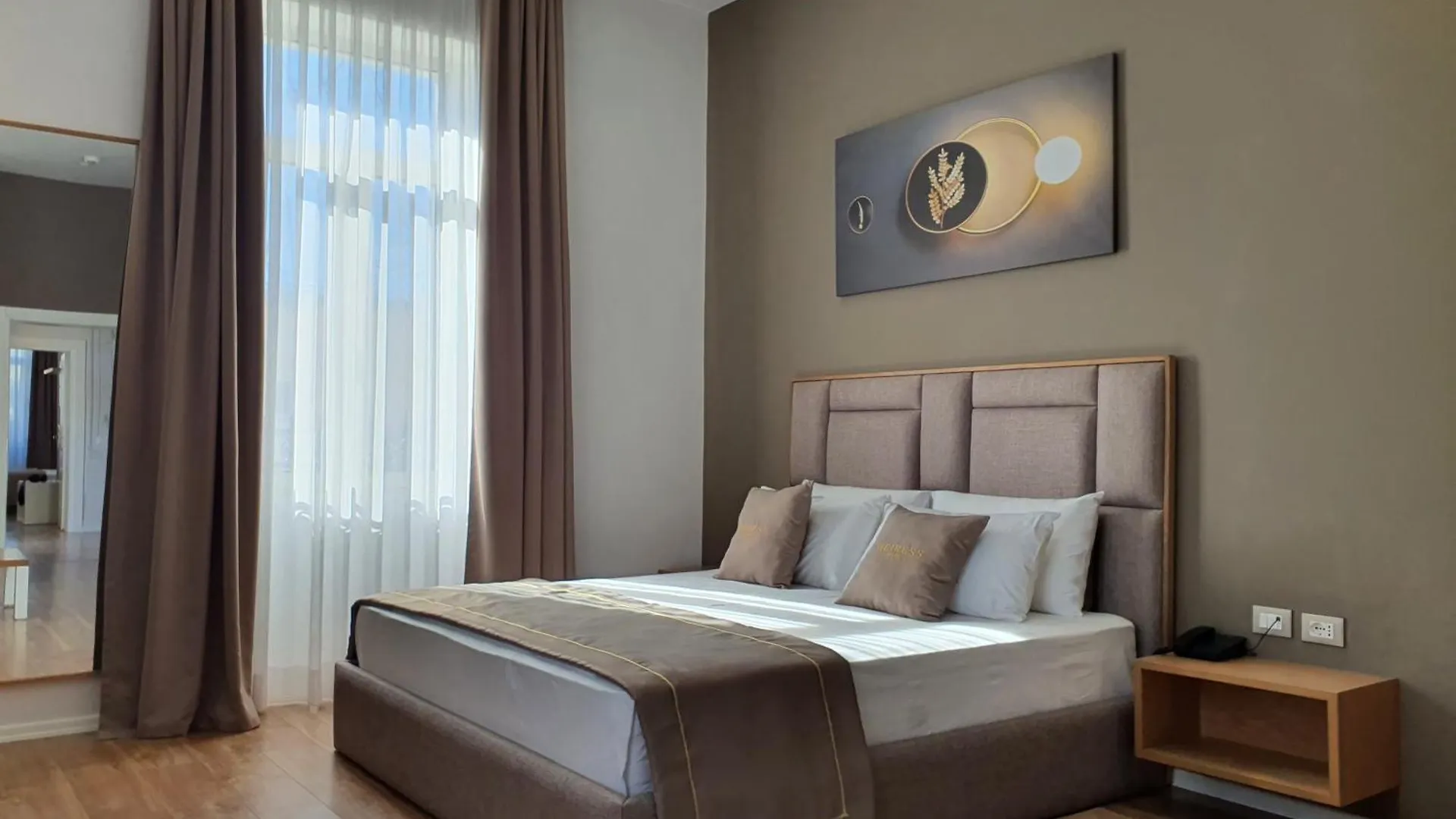 ****  Heiress Hotel Sarandë Albanien