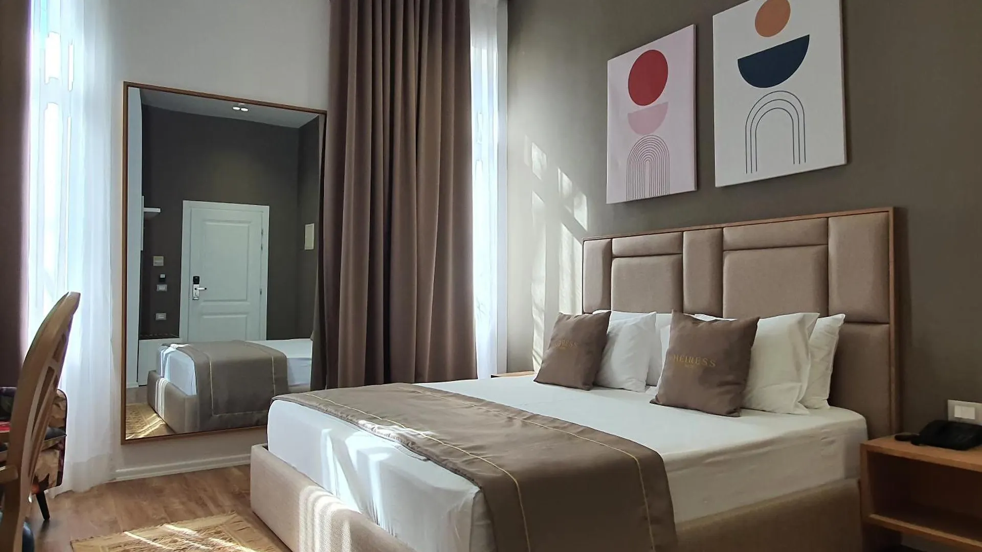 Heiress Hotel Sarandë 4*,  Albanien
